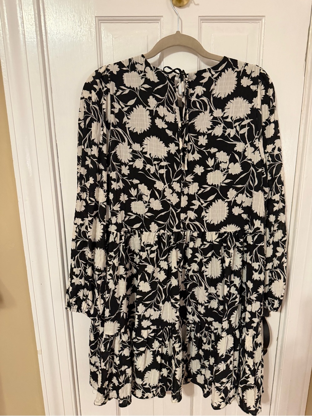 MSK Black and Cream Floral Tiered Long Sleeve Dress